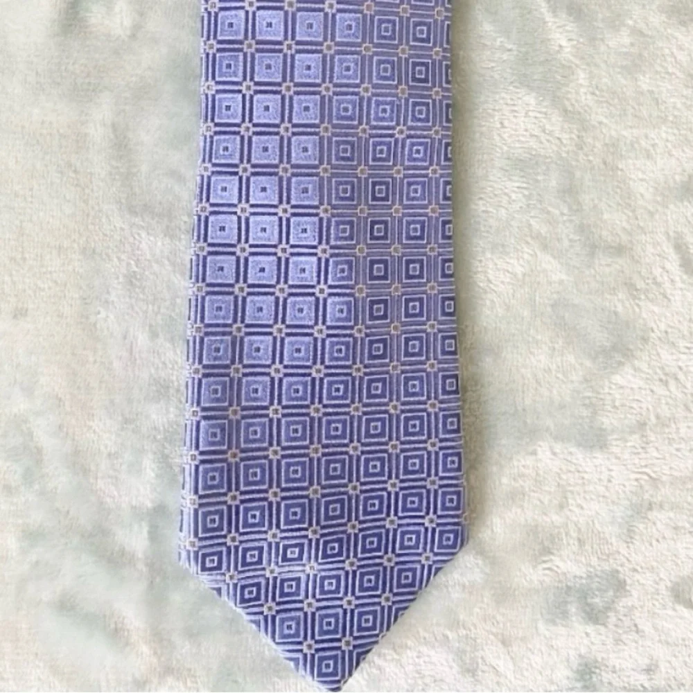Donald Trump Signature Collection Blue Designed Silk Tie